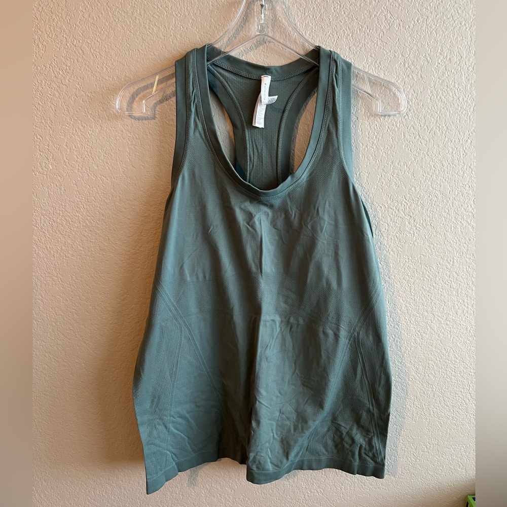 Athleta Momentum Tank